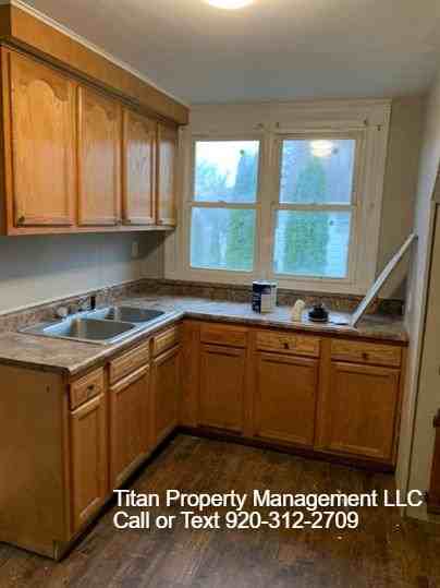 555 1/2 Metomen St #2 - Photo 3 of 8