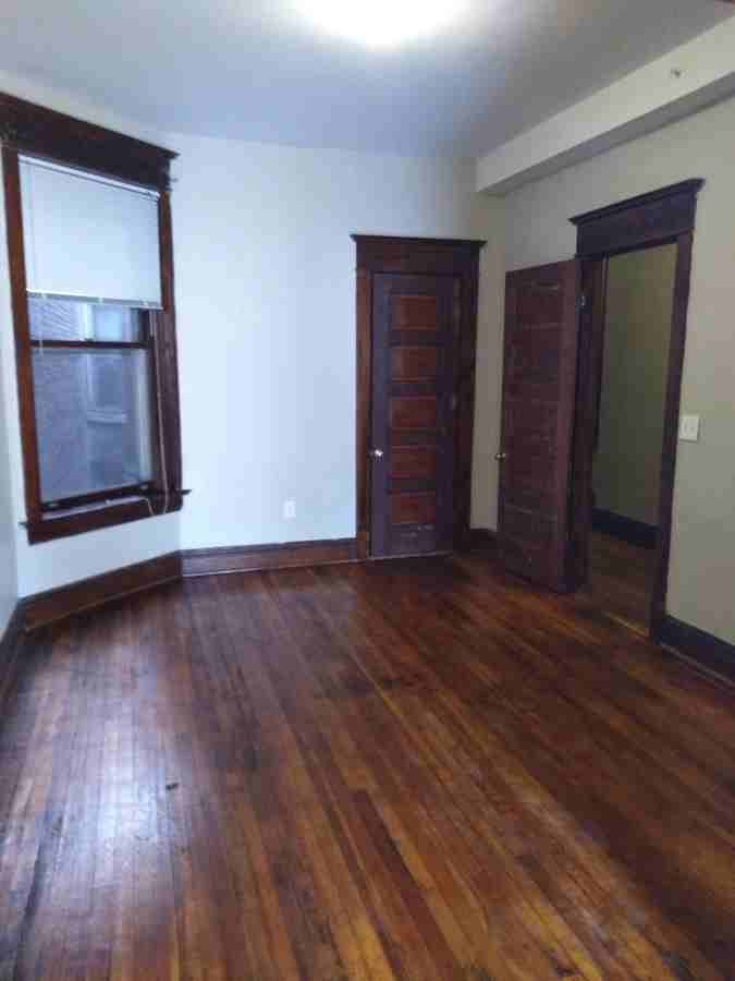 602 W 3rd St #4A - Photo 3 of 7