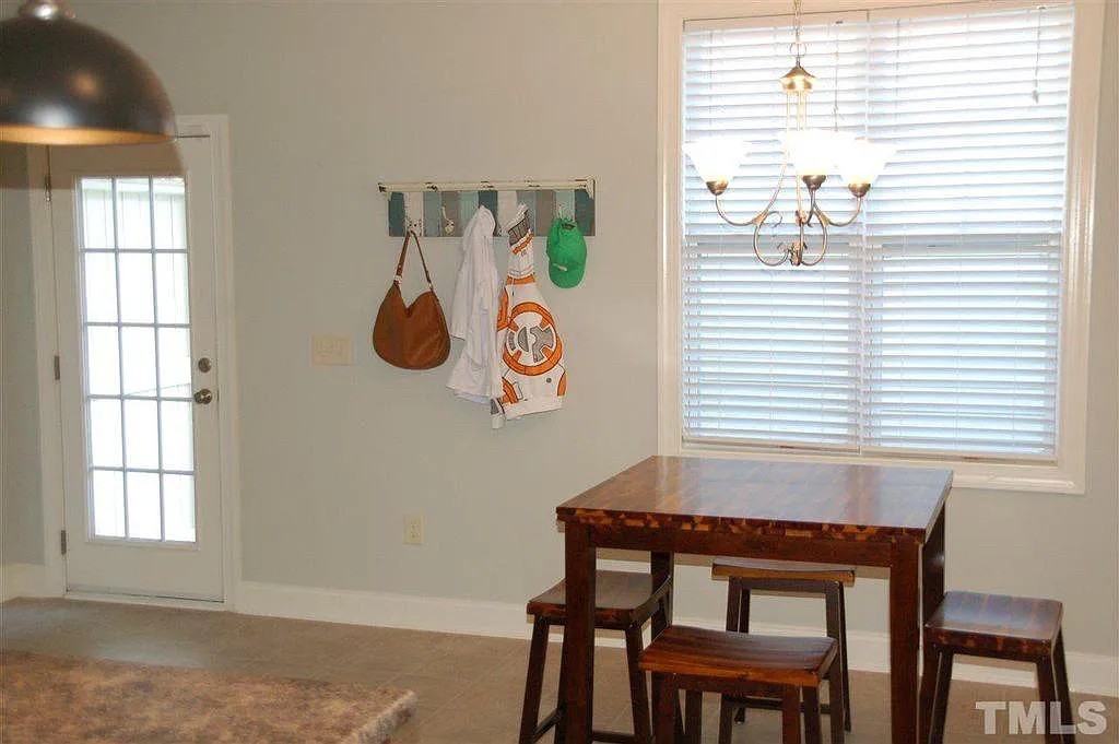 109 Windy Creek Lane - Photo 6 of 23