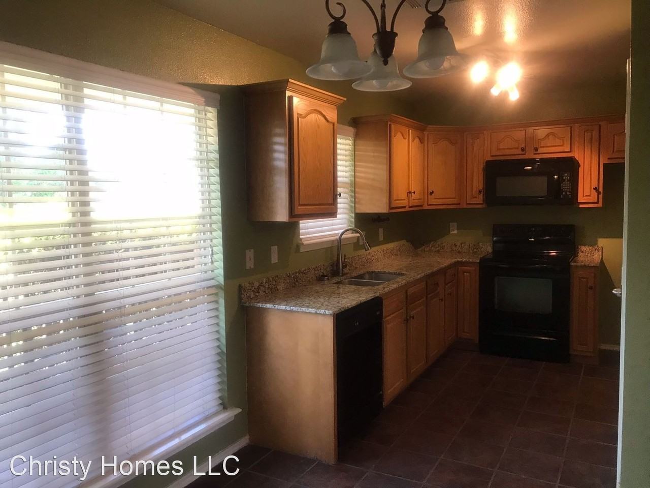 2107 Sw 59th Ave - Photo 2 of 14