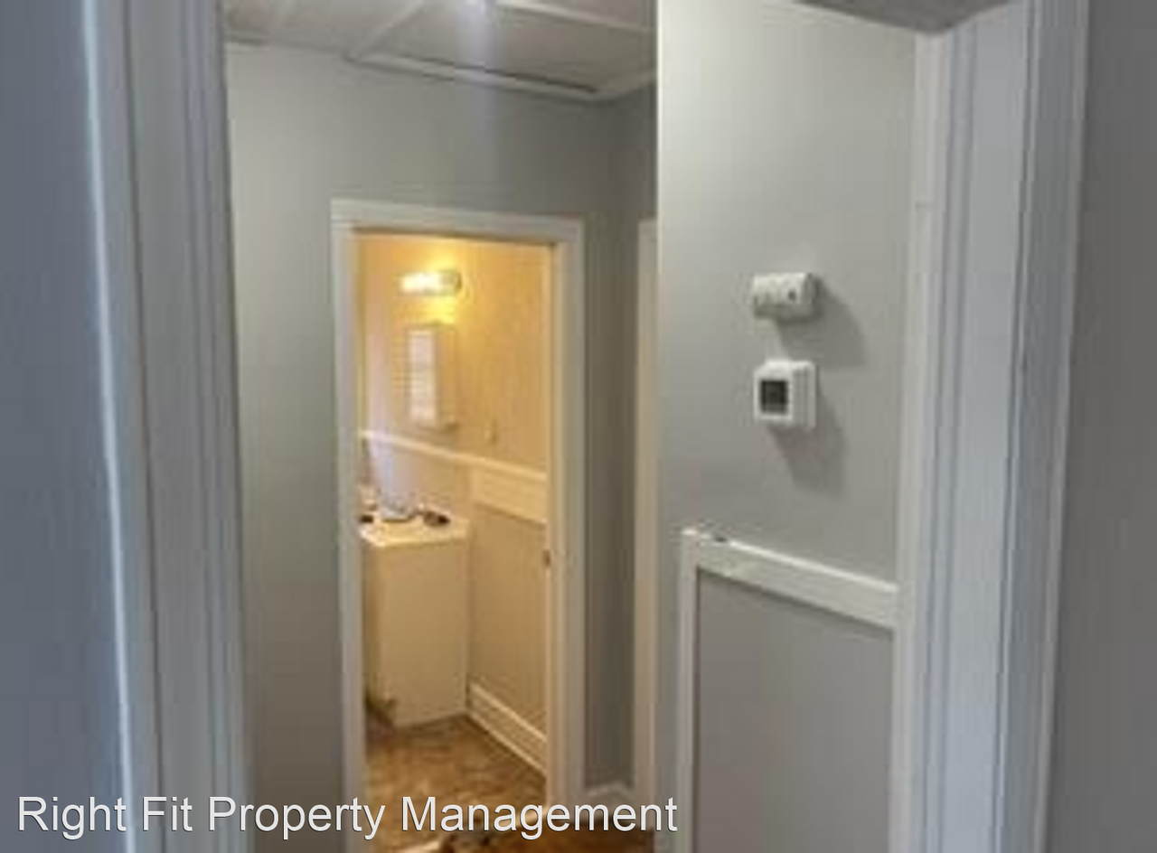 2820 Walker St - Photo 3 of 14