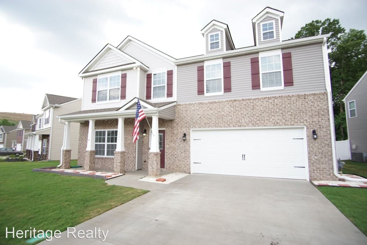 1537 Sergeant Ln - Photo 2 of 25