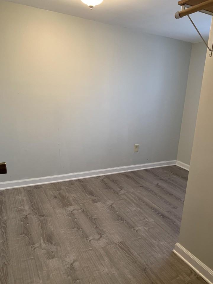 1261 New York 7 - Photo 3 of 4