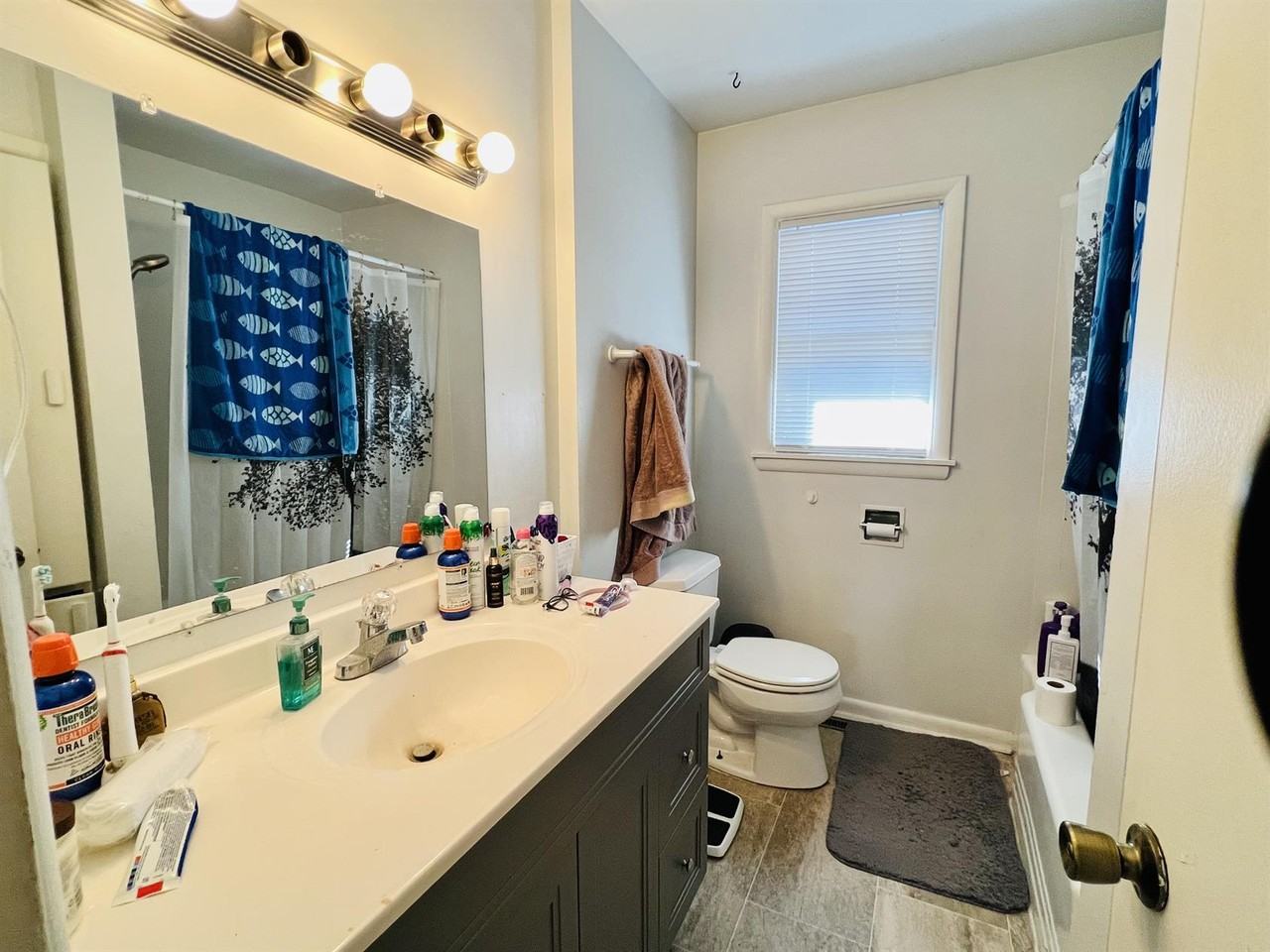 1417 Crawford St - Photo 3 of 10