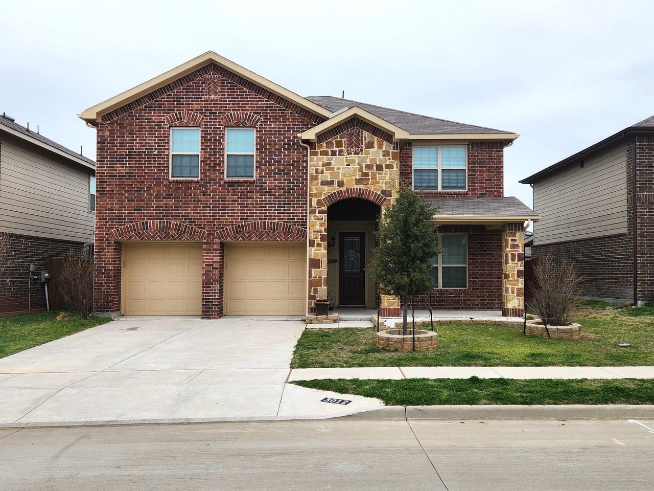 3012 Whitetail Chase Dr - Photo 2 of 43