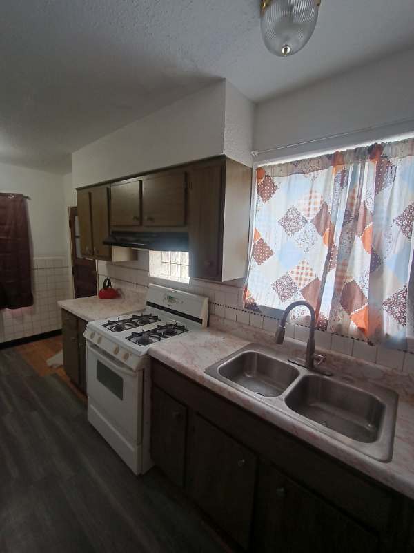 3320 York Ct - Photo 3 of 18