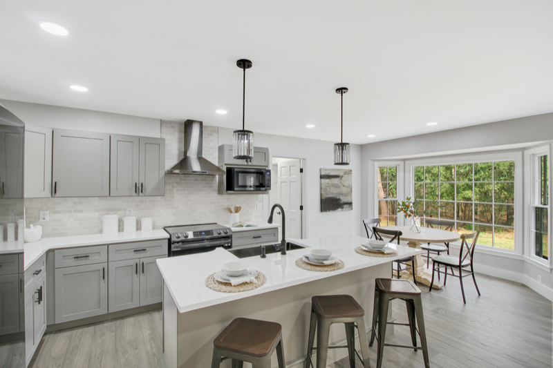 305 Mayfield St - Photo 2 of 48