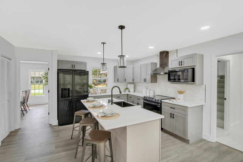 305 Mayfield St - Photo 3 of 48