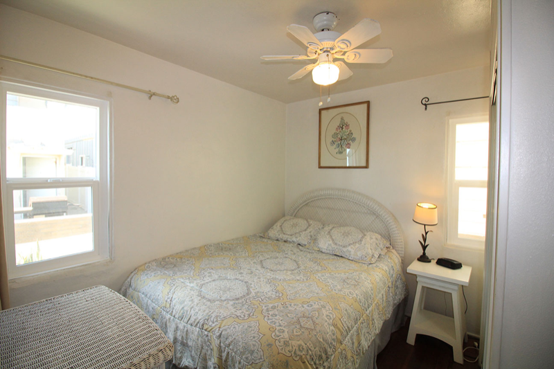 3829 Ocean Front Walk - Photo 4 of 27