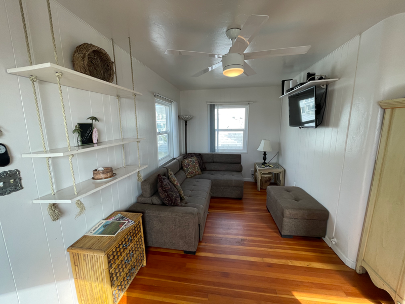 707 Seagirt Ct - Photo 5 of 26