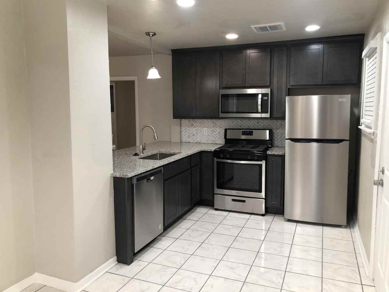 2534 Nw 20th St #1 - Photo 7 of 23