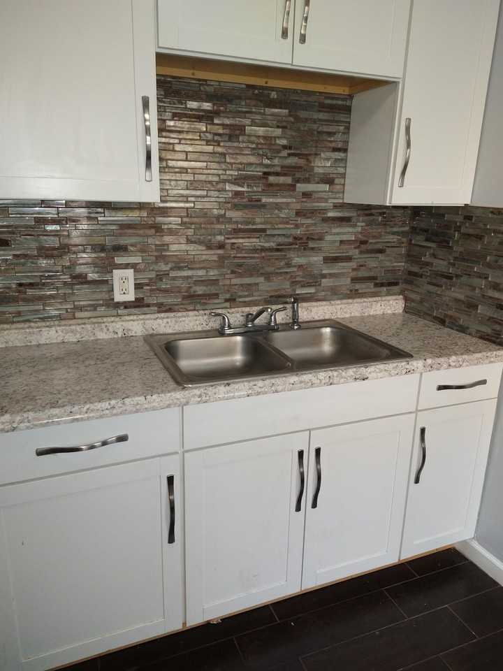 3704 E 118th St #1 - Photo 3 of 12