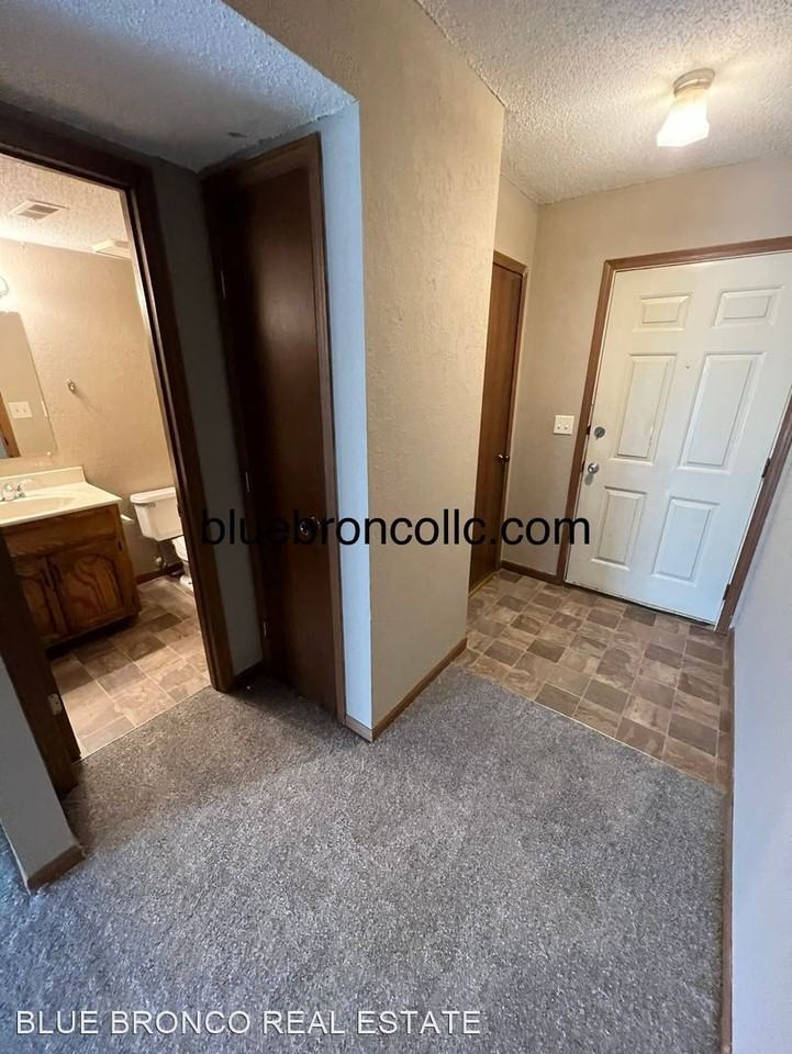 508-514 Churchill - Photo 3 of 16