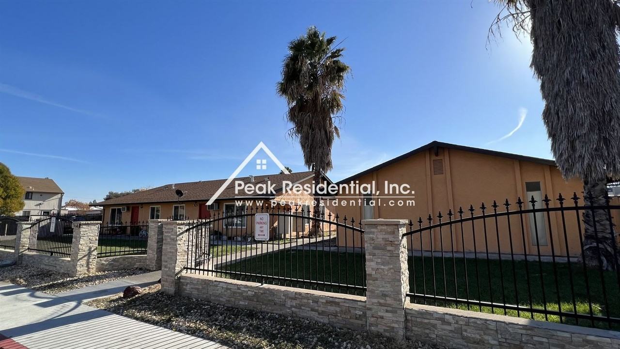 2040 Wyda Way - Photo 2 of 4