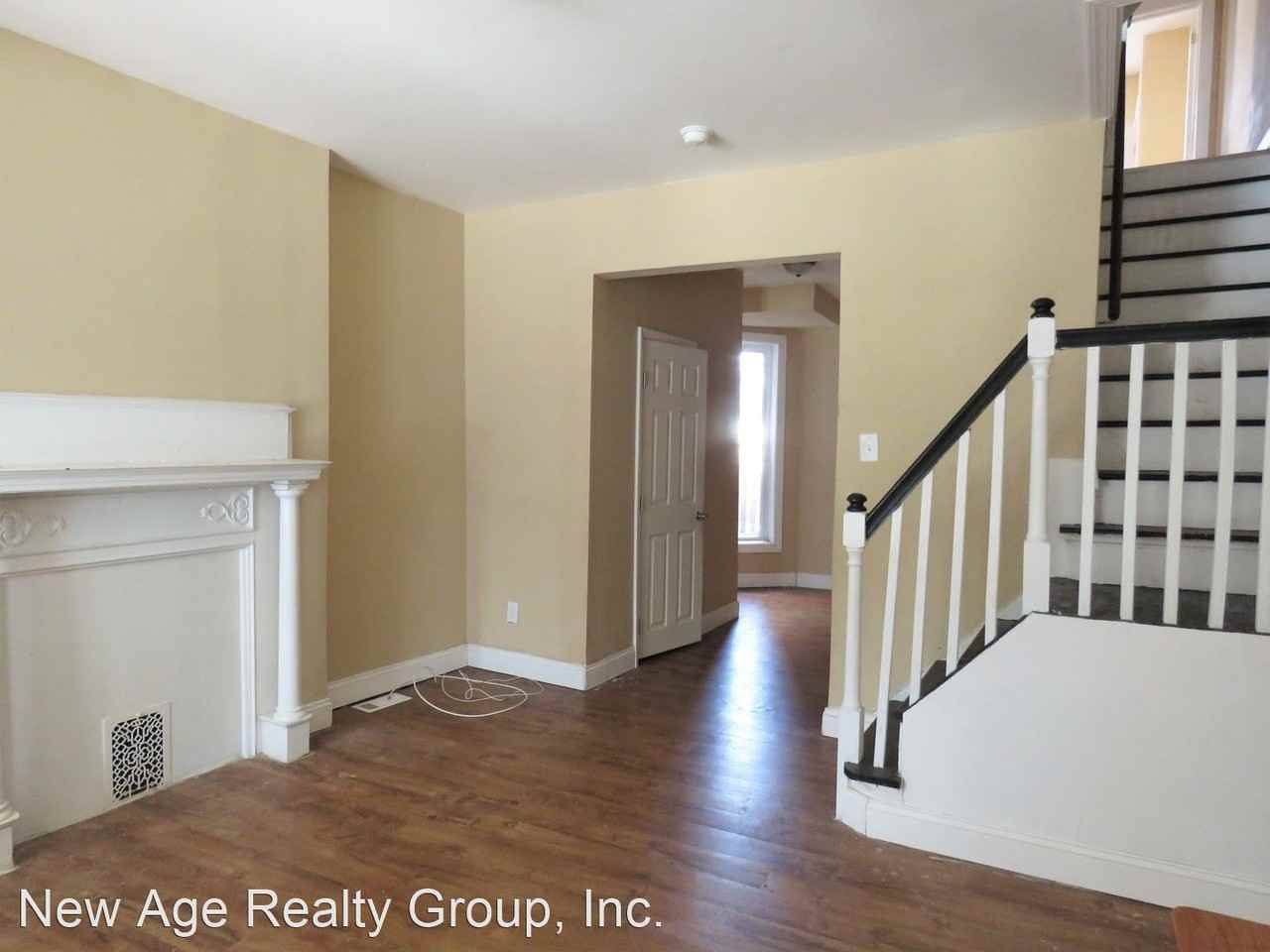 933 S Paxon St - Photo 2 of 13