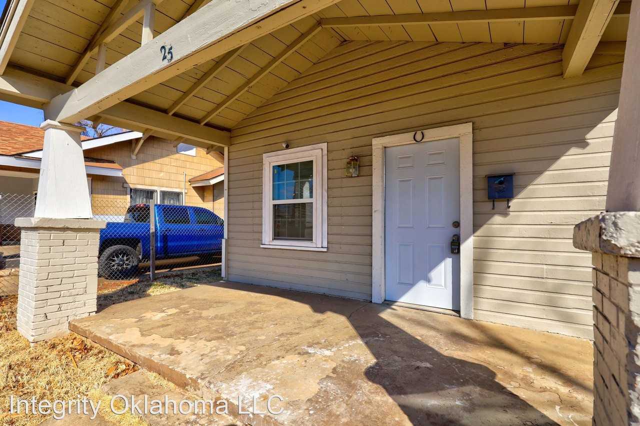 25 Se 28th St - Photo 2 of 23