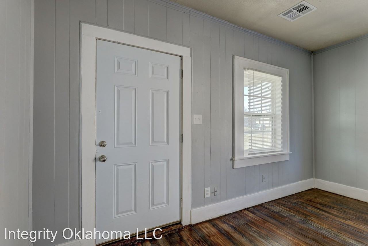 25 Se 28th St - Photo 3 of 23