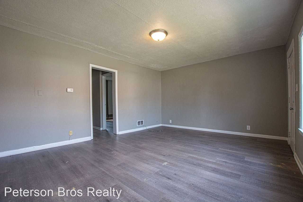 2033-2039 4th Avenue - Photo 2 of 6