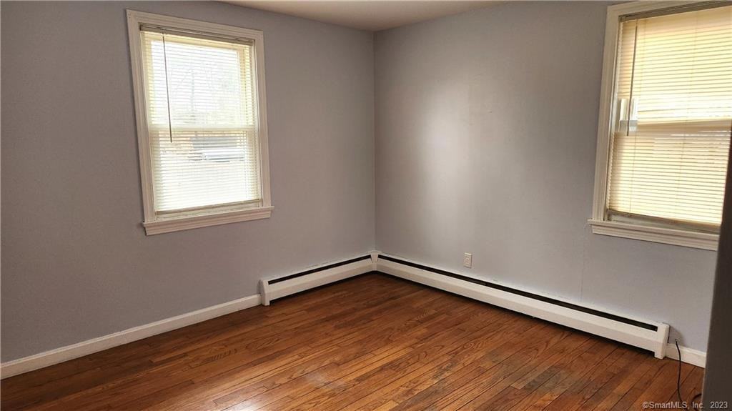 146 Camp St - Photo 3 of 6