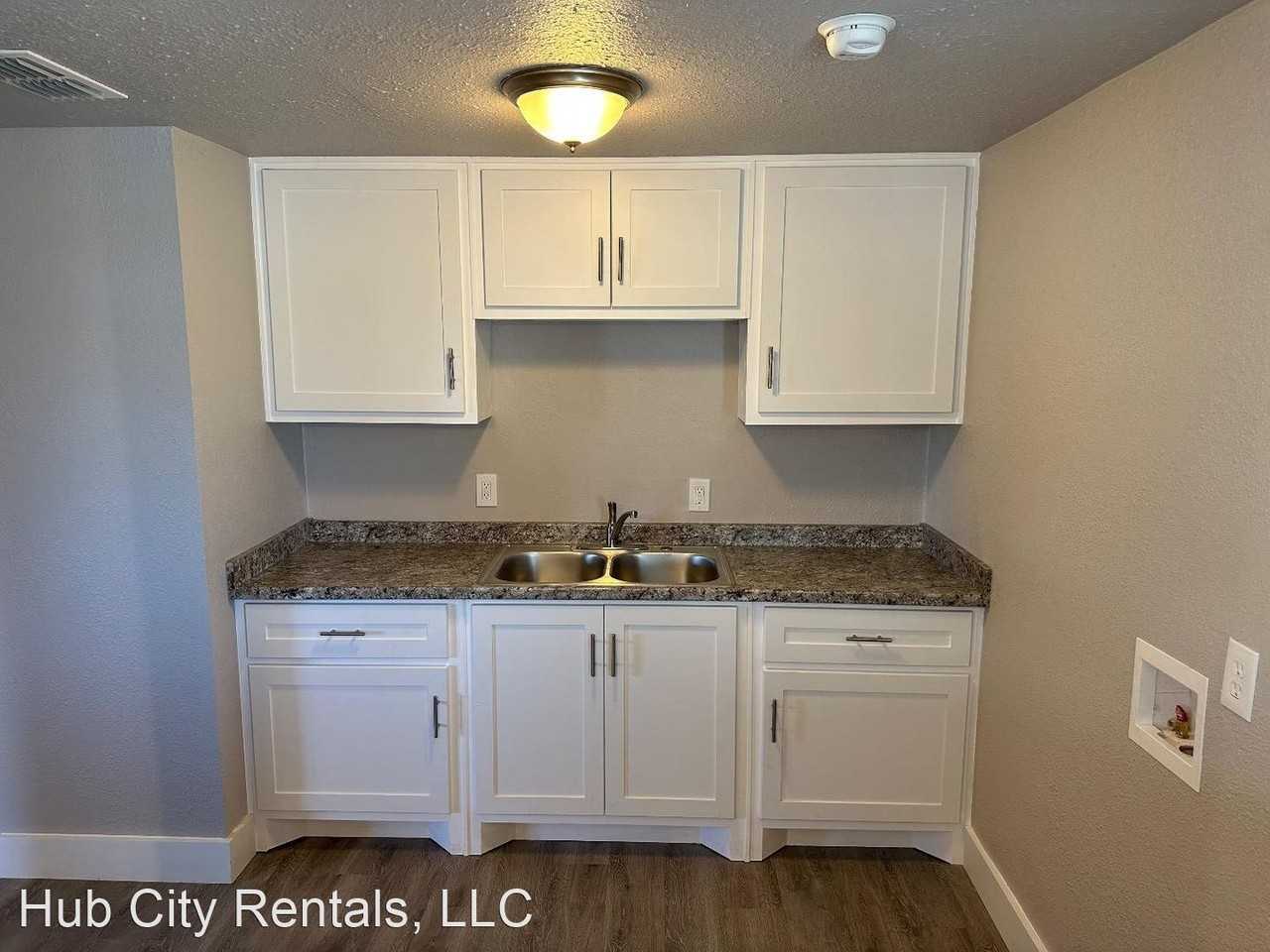 2434 E 28th St - Photo 3 of 12