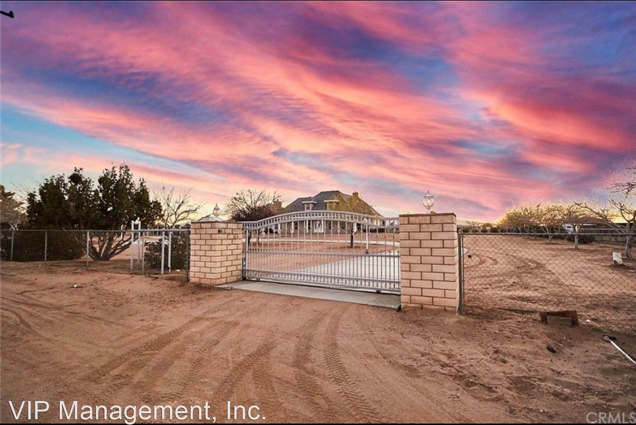 8250 Cataba Rd - Photo 3 of 32