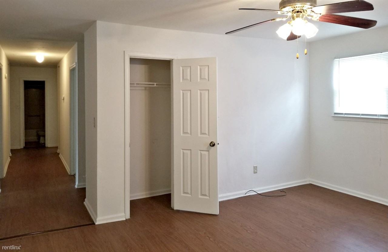1060 48th by ODUrent.com - Photo 3 of 5