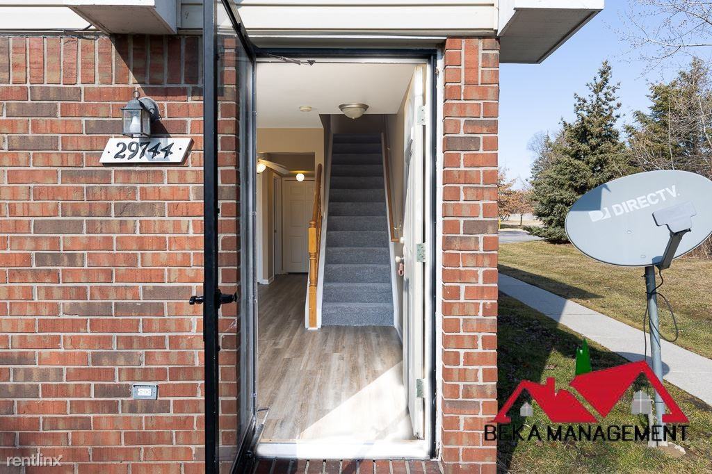 29744 Amy Ln - Photo 2 of 21