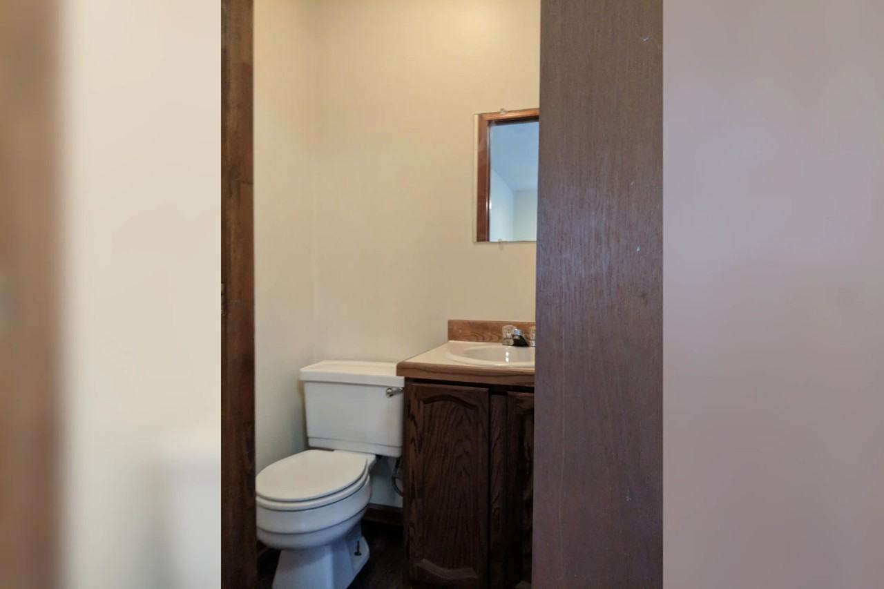 110 Roberts St - Photo 3 of 10