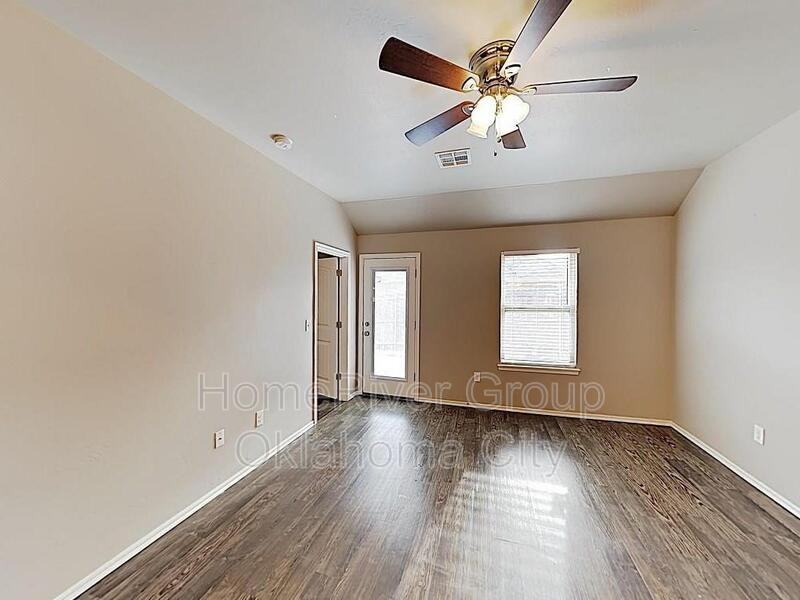 11208 Coachmans Rd - Photo 3 of 20