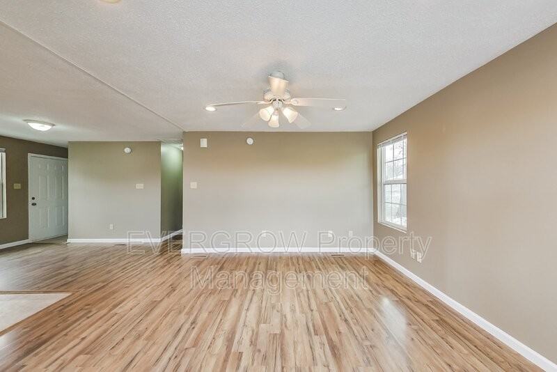 514 W Broadway St - Photo 7 of 34