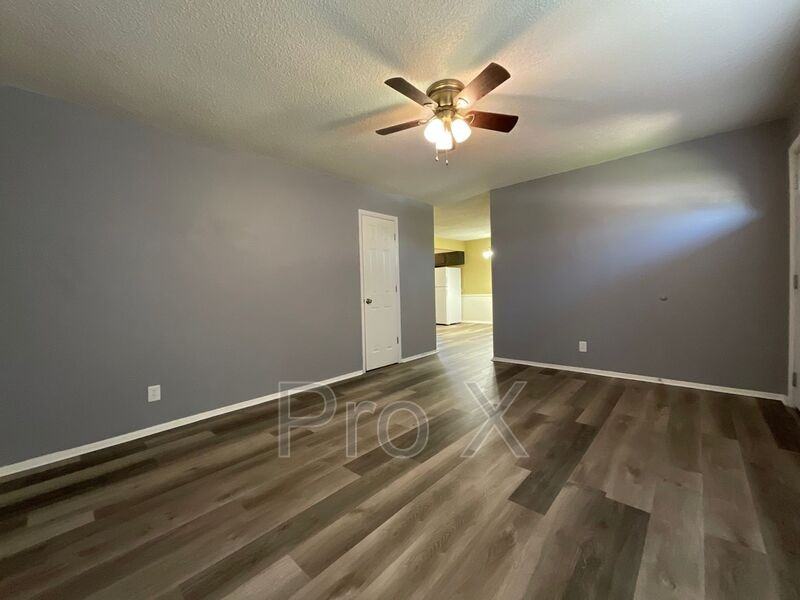 2228 Arizona Ave - Photo 2 of 12