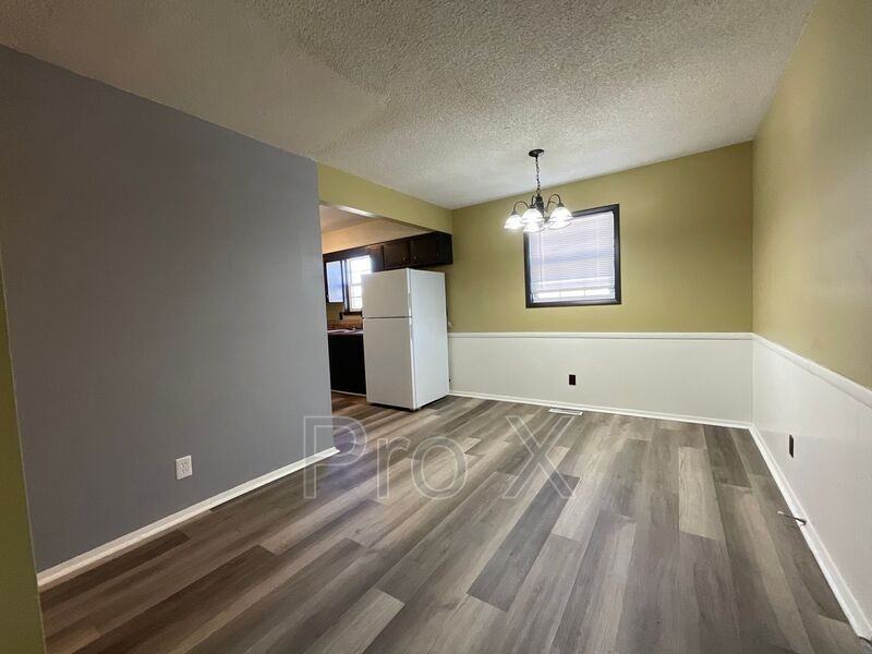 2228 Arizona Ave - Photo 4 of 12