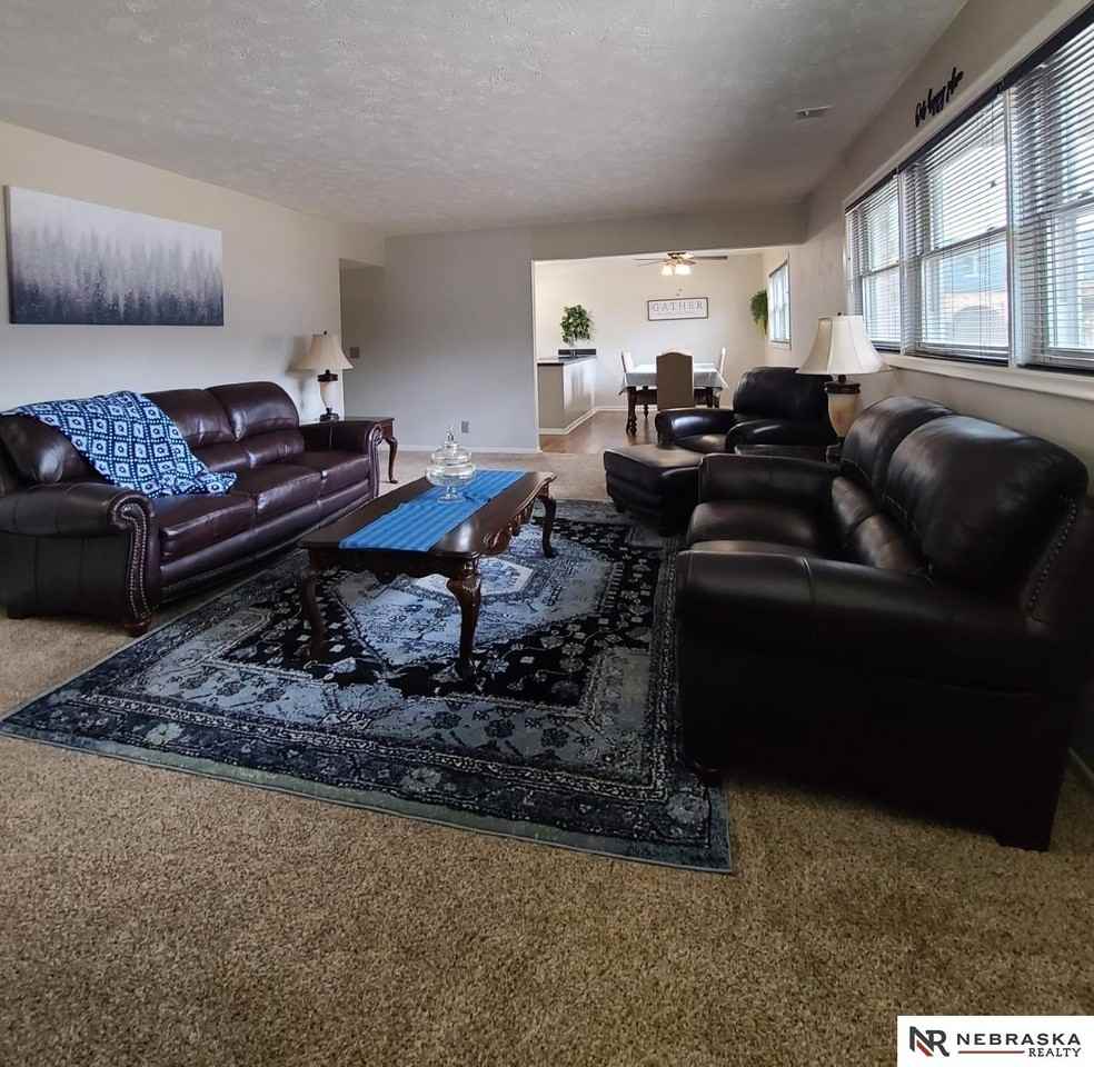 12727 Woodcrest Plz #123 - Photo 2 of 15