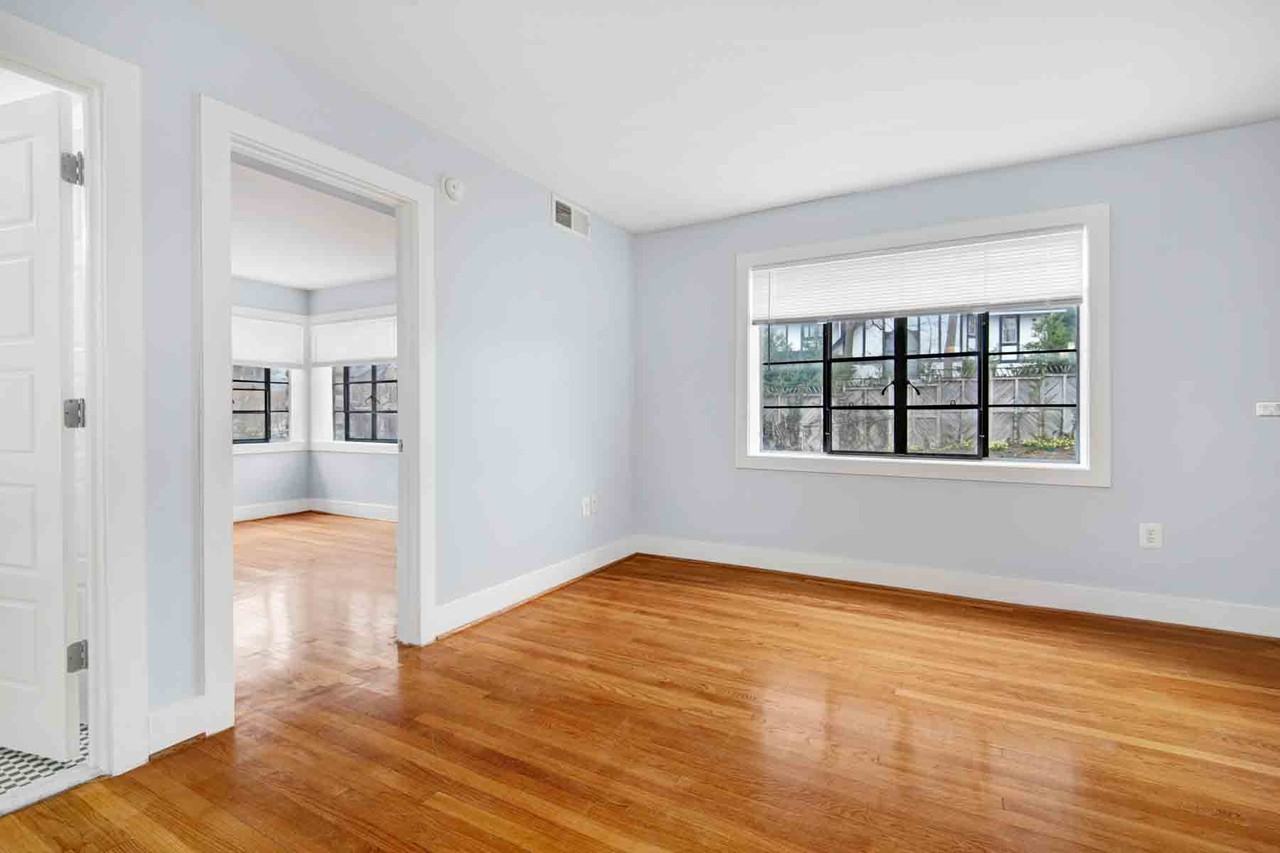 2911 Newark St Nw - Photo 3 of 20