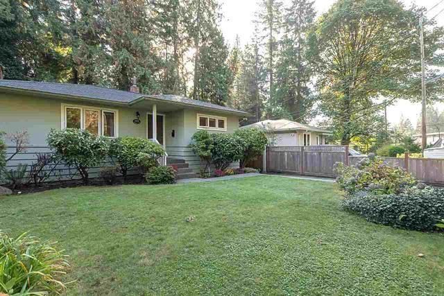 2112 Mackay Avenue - Photo 2 of 18