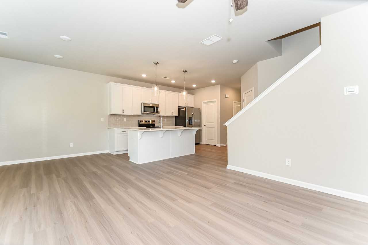 814 Calvin Park Dr - Photo 3 of 37