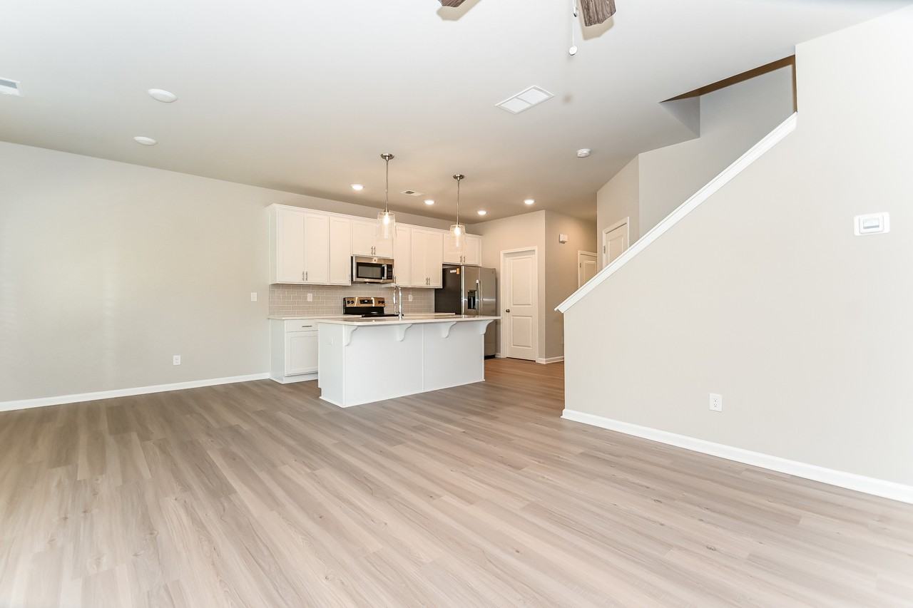 750 Calvin Park Dr - Photo 3 of 36