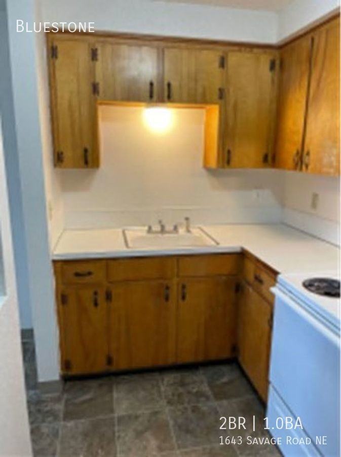 1643 Savage Rd Ne - Photo 3 of 10