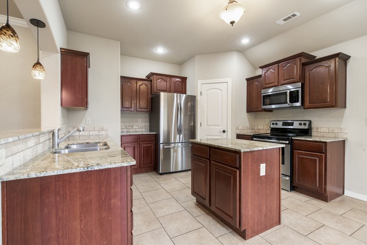 4300 W Murfield Dr - Photo 2 of 18