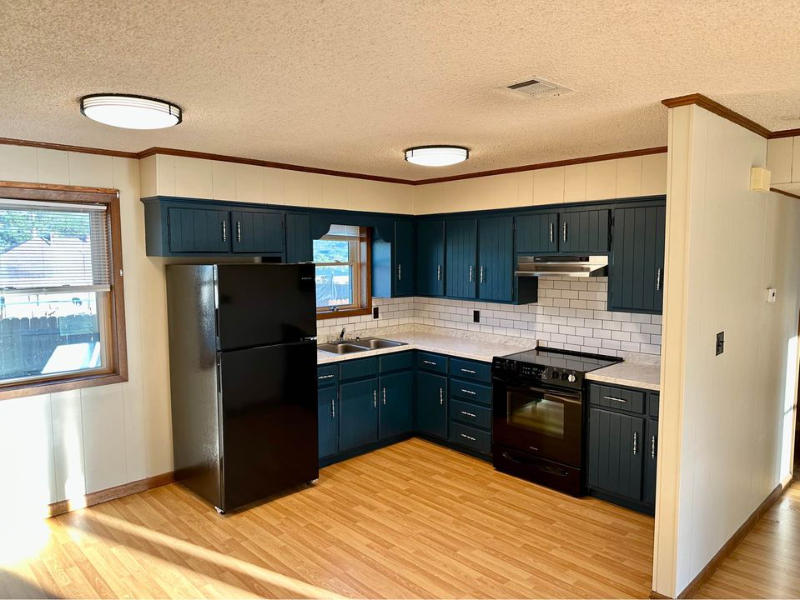 725 Ash St - Photo 2 of 10