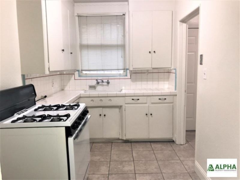 2315 Alhambra Blvd - Photo 3 of 6