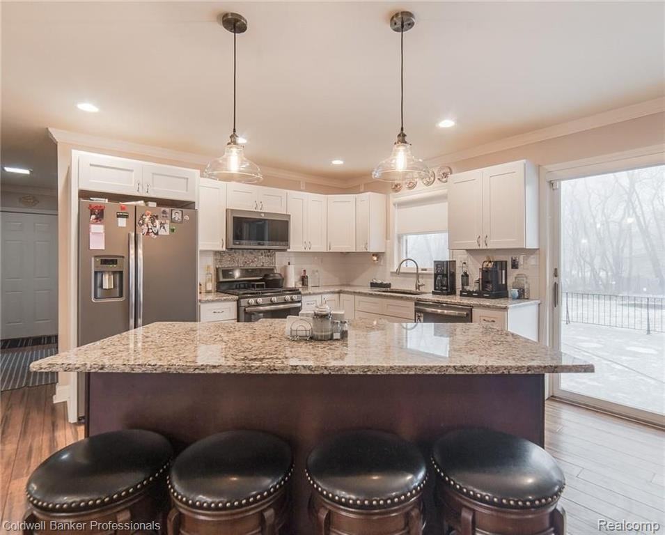 3441 Hadley Lane - Photo 2 of 10