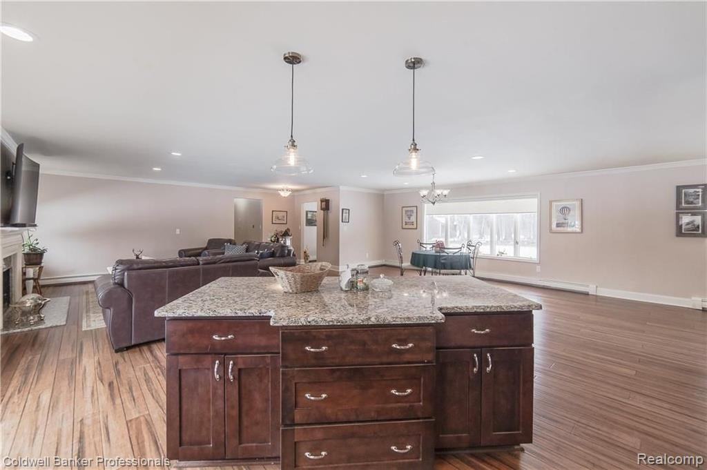 3441 Hadley Lane - Photo 3 of 10