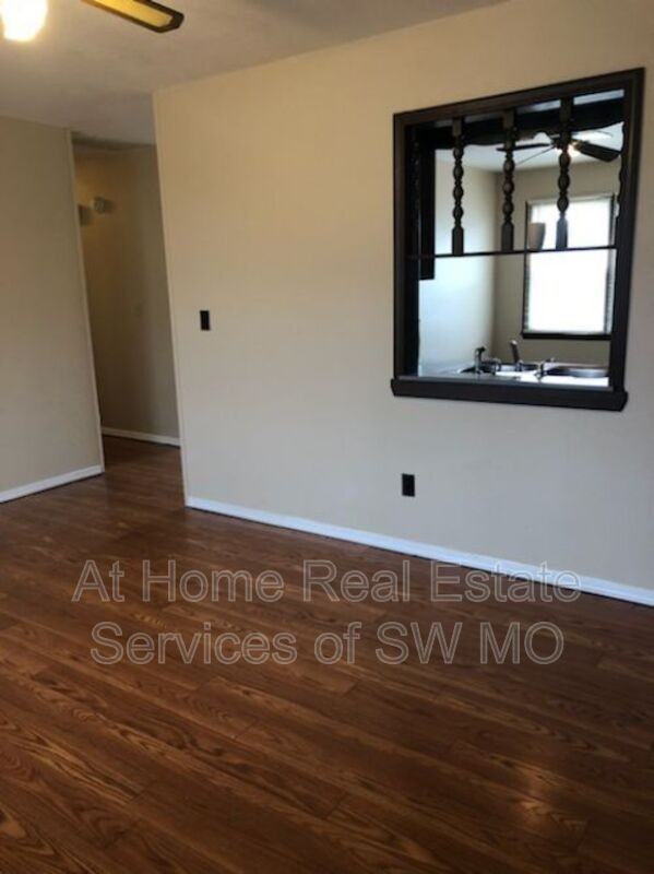 3231 W Olive St - Photo 4 of 15