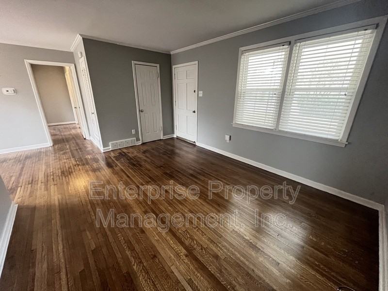 1215 Mount Moriah Rd - Photo 5 of 26