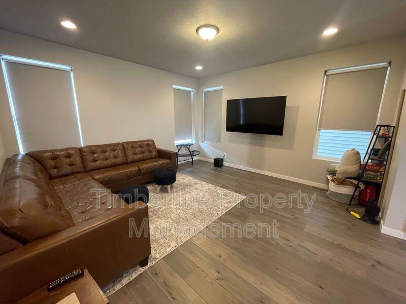 7359 Hunter Jumper Dr - Photo 4 of 12