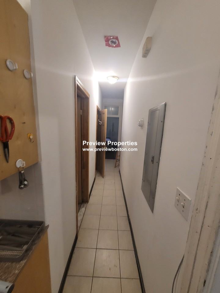 Cedar St #2P - Photo 5 of 12