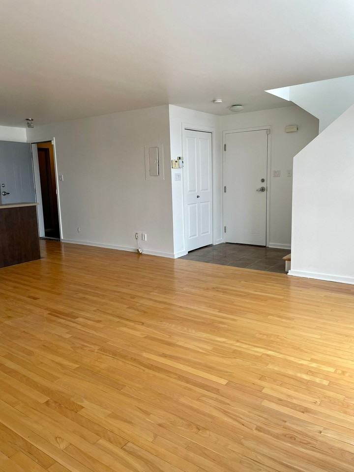 9984 Boulevard Perras - Photo 2 of 7