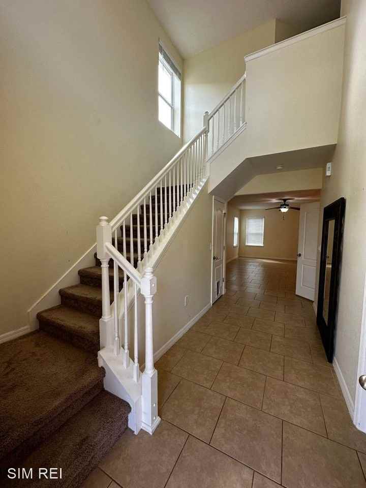 3747 Umbrella Ct - Photo 3 of 21