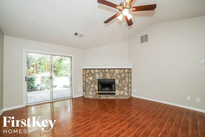 3902 Viola Ct - Photo 2 of 15